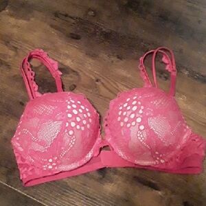 NWOT 34B Victoria's Secret Pink Sexy Padded underwire 2 Push Ups Lace Bra